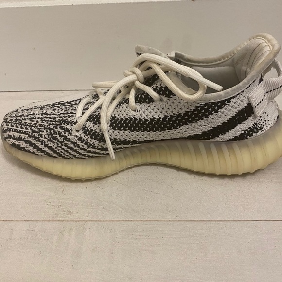 Adidas Yeezy Boost 350 Zebra - Picture 5 of 10